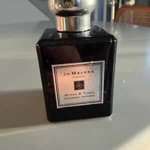 Jo Malone Myrrh & Tonka in Elegant Black and Silver